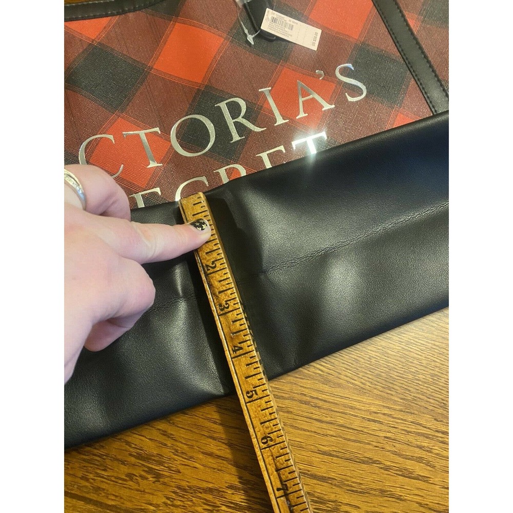 New Victoria’s Secret Black Friday 2021 Weekender Tote Bag in Black & Red Check - Picture 8 of 8